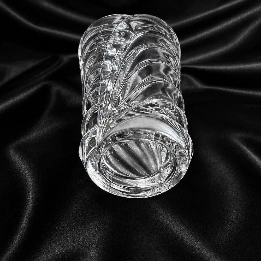 Mikasa Wyndham Art Deco Crystal Vase 9 Inch Clear Heart Shaped Rim Swirl Pattern